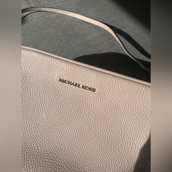 MICHAEL KORS WOMENS PURSE - Picture 3 of 6